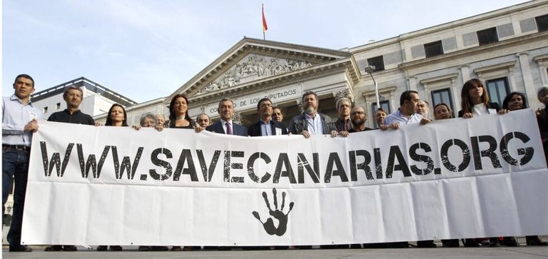Protesta ante el Congreso español
