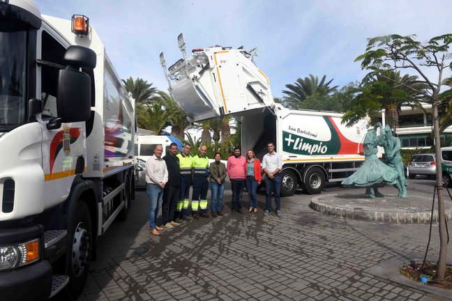 2 nuevos camiones de basura en San Bartolomé
