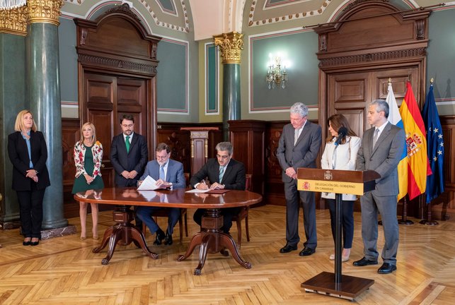 Firma del Acuerdo entre Mariano Rajoy y Román Rodríguez