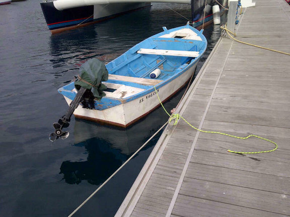 Rescate de un bote por EMERLAN
