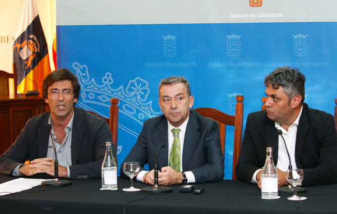 Paulino Rivero con representantes cabildicios de Lanzarote y Fuerteventura