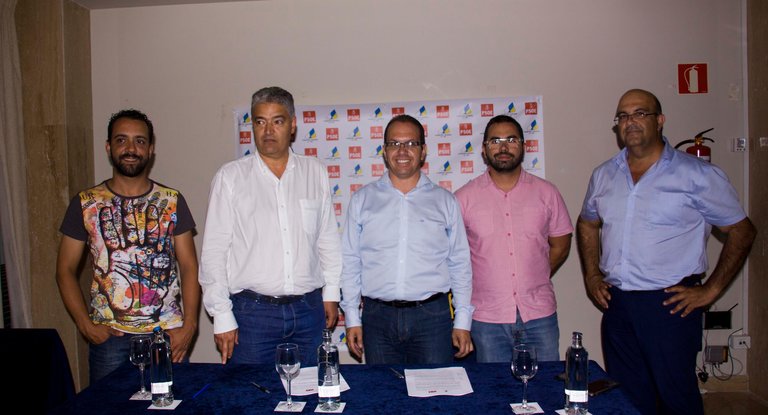 Pacto CC-PSOE para dar gobernabilidad al Cabildo y Arrecife
