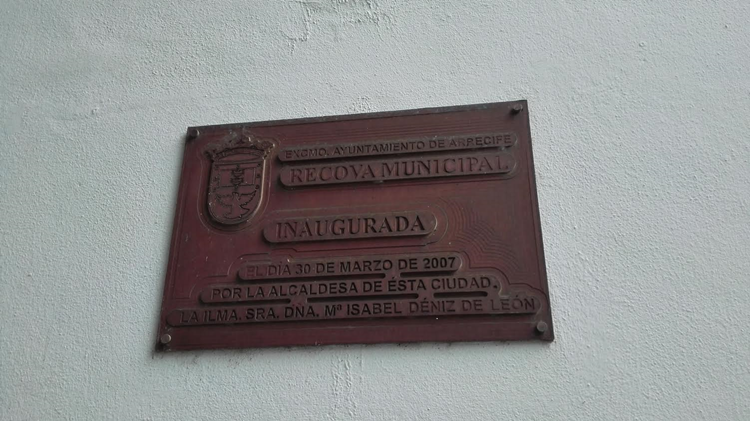placa de Maria Isabel Deniz