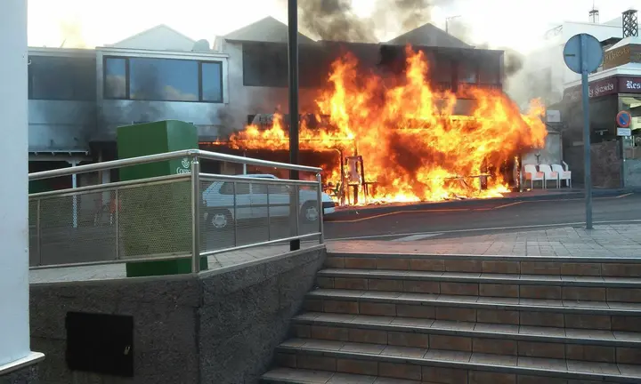 Incendio en Puerto del Carmen 2