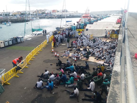 Inmigrantes concentrados en Puerto Naos