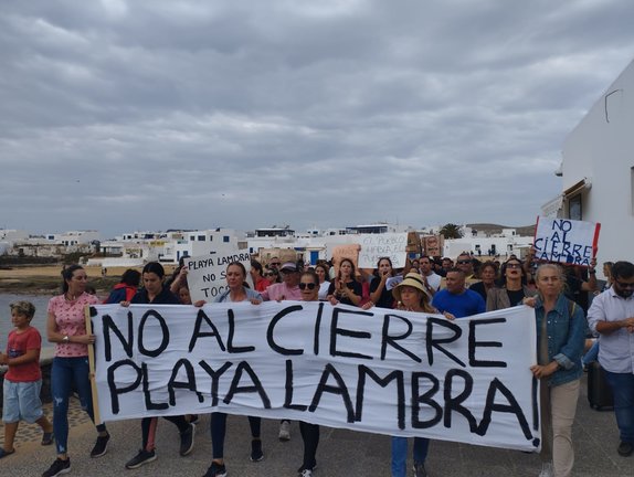 Manifestación Playa Lambra