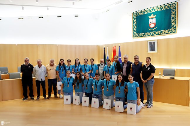 Reconocimiento a 13 jugadoras del CB Lanzarote Puerto del Carmen