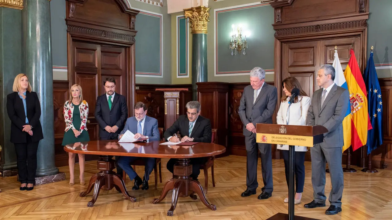 Firma del Acuerdo entre Mariano Rajoy y Román Rodríguez