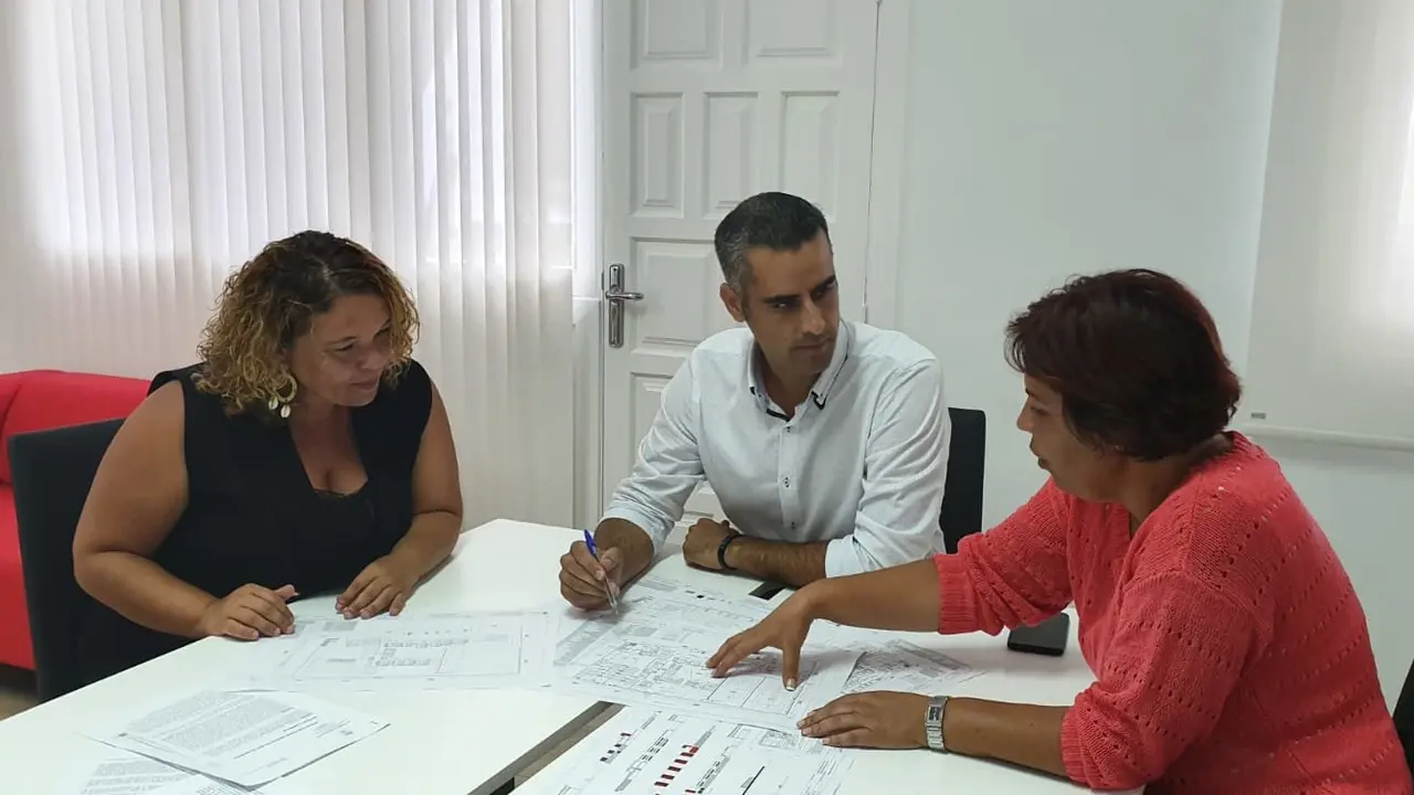 REUNIÓN ALCALDE Y CONCEJALES EDUCACIÓN Y URBANISMO