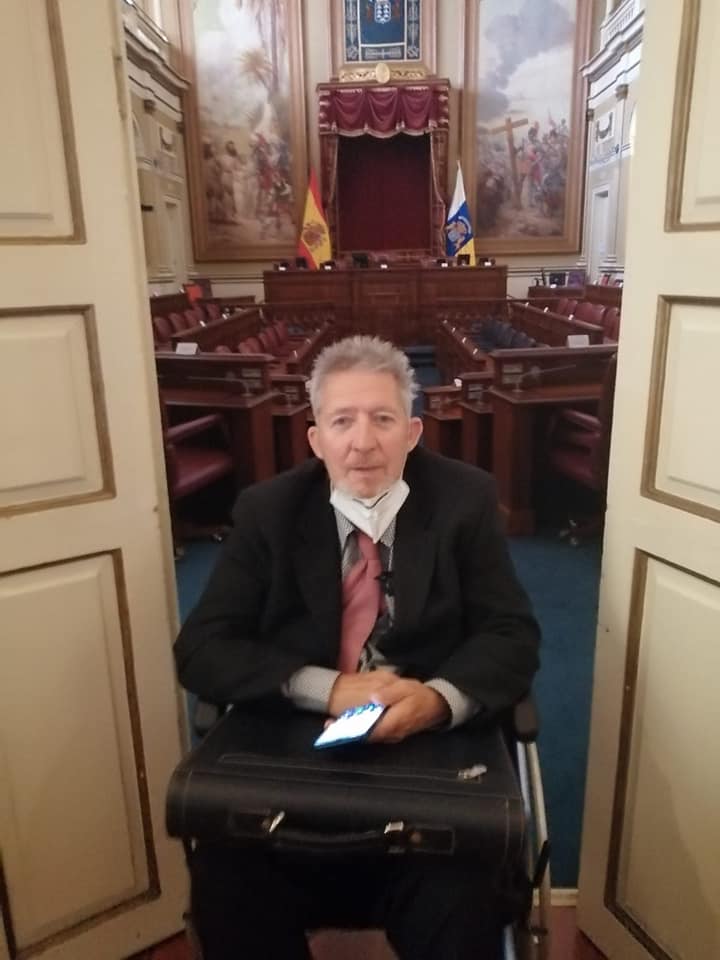 Salvador Medina en el Parlamento 3