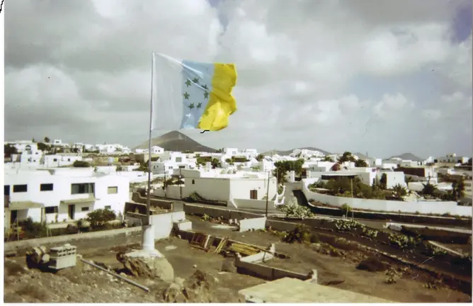 Bandera Nacional en Güime, sede de Vecinos Unidos