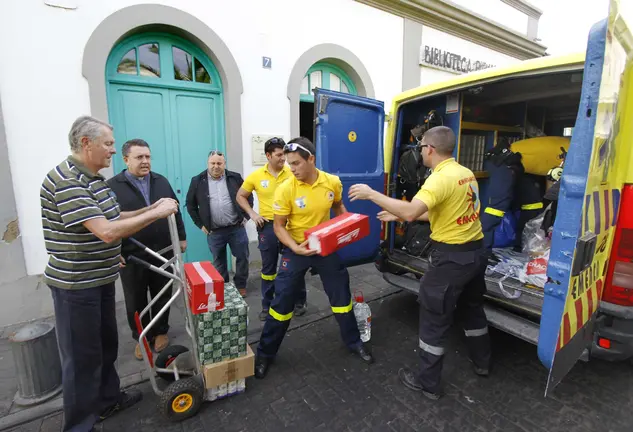 Emerlan entrega 350 kilos de alimentos a C&aacute;ritas