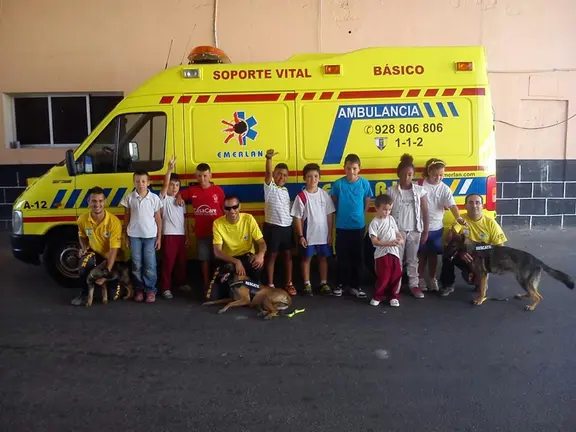 Niños en una actividad de EMERLAN