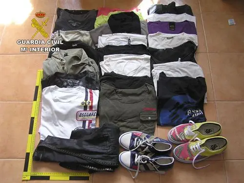 Ropa recuperada por la Guardia Civil