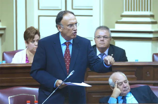 Manolo Fajardo Palarea en el Parlamento