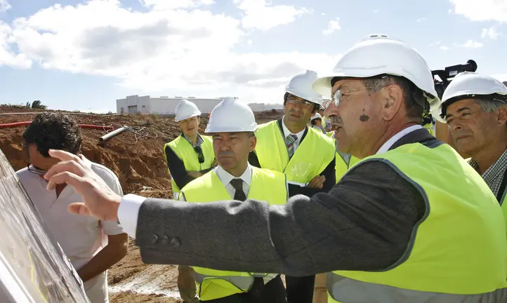 Paulino Rivero visitando obras en Lanzarote