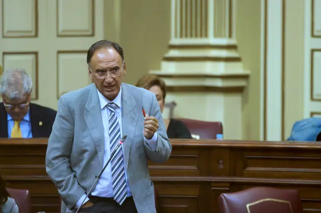 Manolo Fajardo en el Parlamento