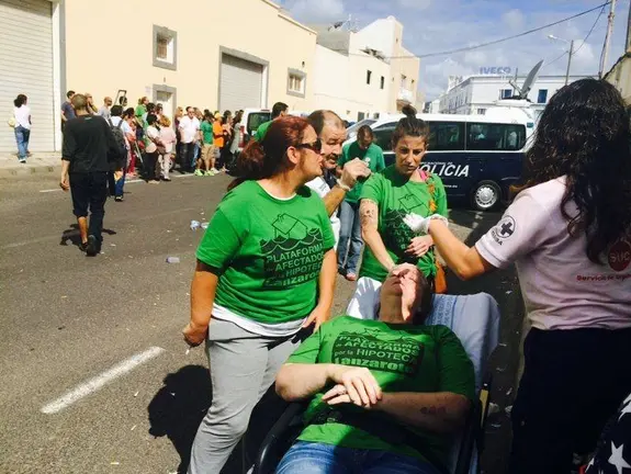 Momentos de tensión en el desalojo policial