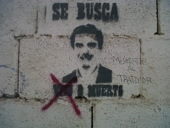 Graffitis con la imagen de Soria