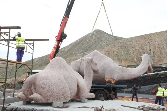 Escultura en Homenaje al Camello