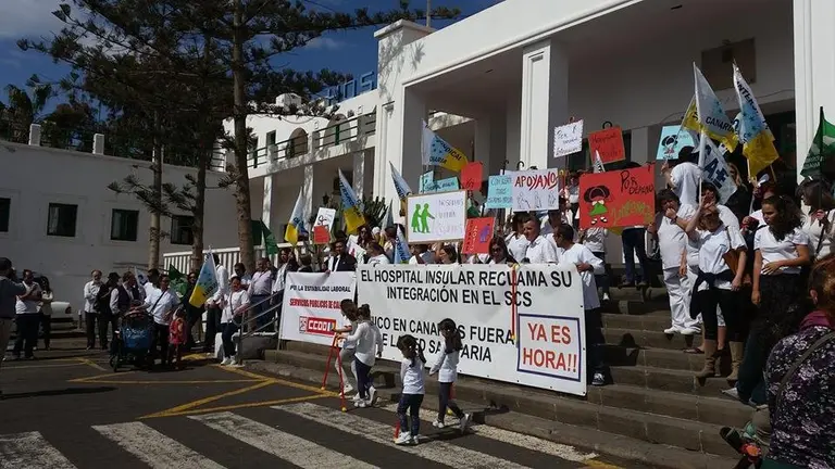 Concentración a las puertas del Hospital