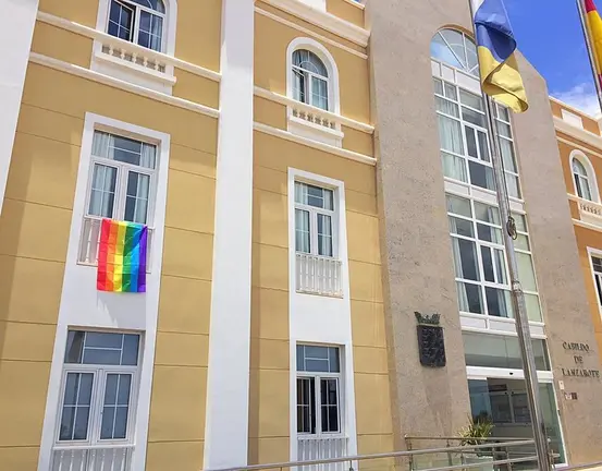 bandera arcoiris cabildo