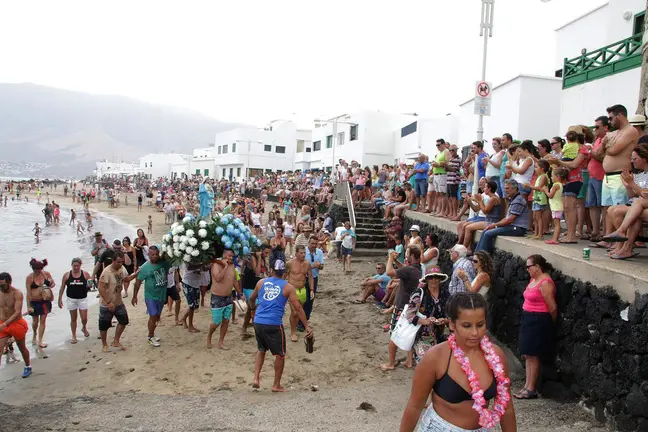 Procesión de  las fiestas de Famara 2016 (16)