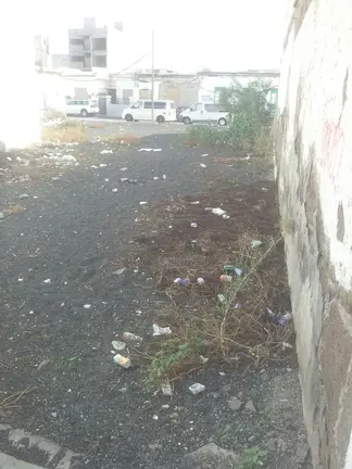 Basura en un solar 2