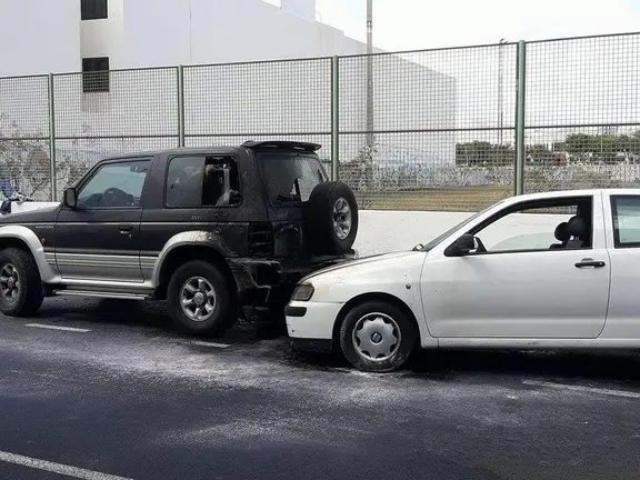 Coche quemado en Gomez Ulla 3