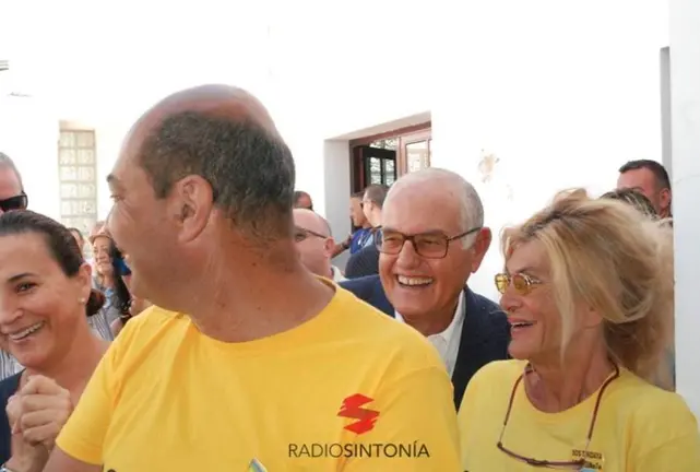 Manifestantes de Tindaya en el Pleno de La Oliva