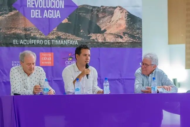 Presentación de la conferencia sobre la bolsa de agua en Timanfaya 2