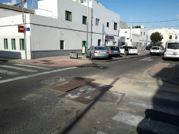 Chapas ruidosas en la calle Eugenio Rijo