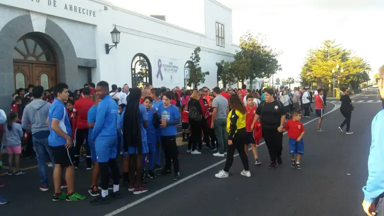 Concentración de deportistas frente al Ayuntamiento