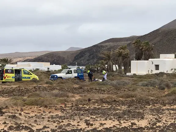 Policía local Teguise patera La Graciosa 2