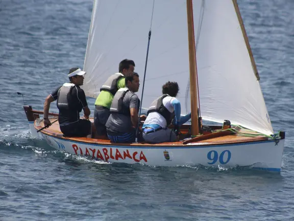 VELA LATINA. REGATA APERTURA (1)