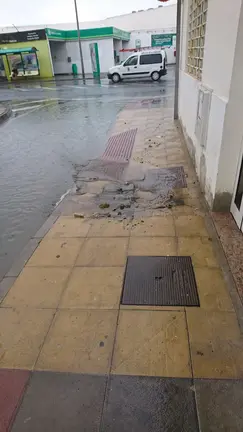Saltan las alcantarillas en Arrecife
