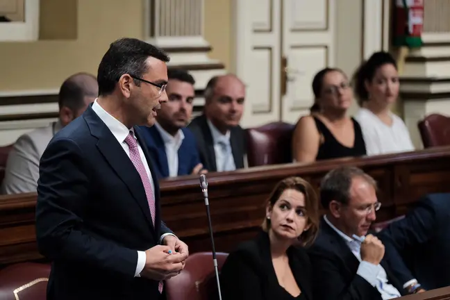 OSWALDO BETANCORT EN PARLAMENTO