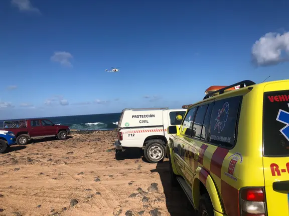 Rescate de los tripulantes de la patera