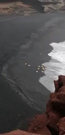 Patera con droga en El Golfo