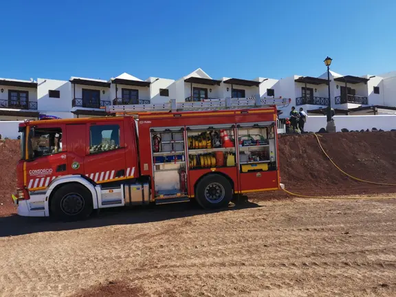 Incendio en una vivienda de Playa Blanca (2)