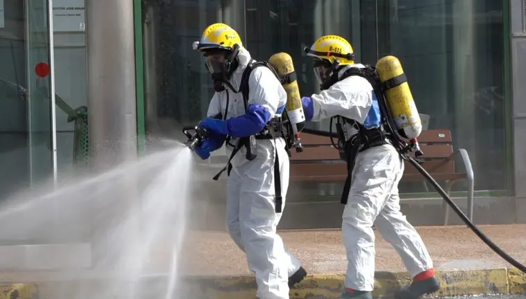 Campaña de desinfección de los bomberos 2