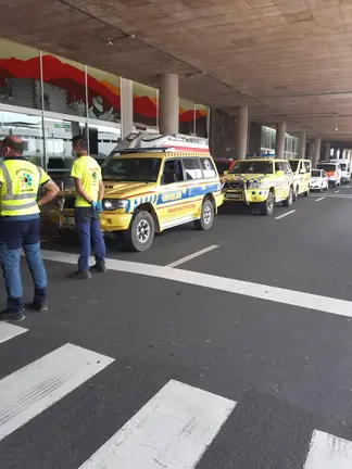 Efectivos de EMERLAN en el Aeropuerto