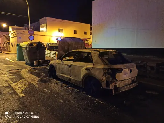 Vehículo incendiado en Arrecife