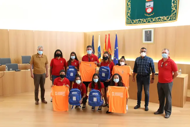 Recepción al equipo femenino FC Puerto del Carmen