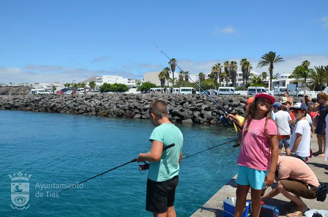 Pescando en Tías sin mascarillas