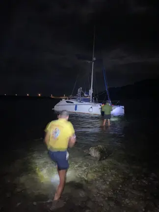 Velero encallado en La Graciosa