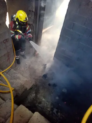 Incendio en un duplex de La Perla 2