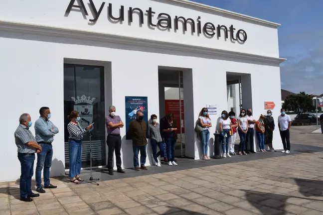 Minuto de silencio en Tías