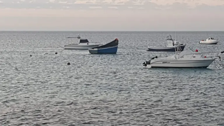 Patera a la deriva en Puntamujeres