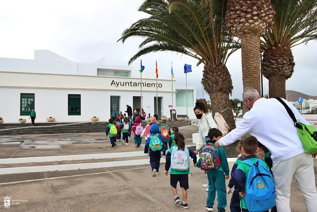 Escolares del CEIP La Asomada-Mácher en el ayuntamiento